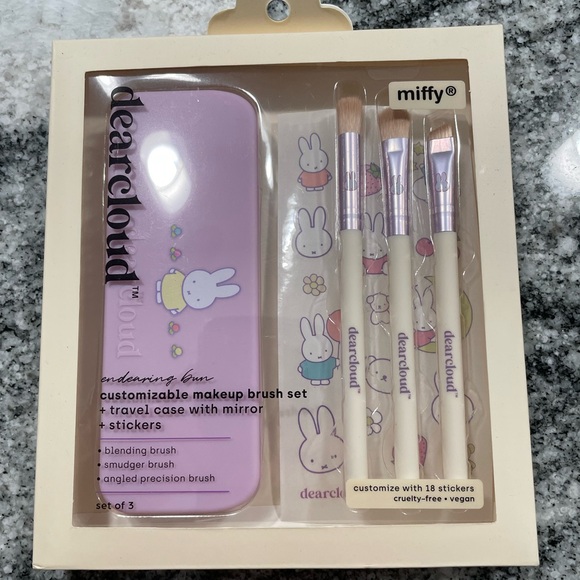 dearcloud Miffy Makeup Brush Set with Travel Case, Mirror (Endearing Bun) - Picture 5 of 5